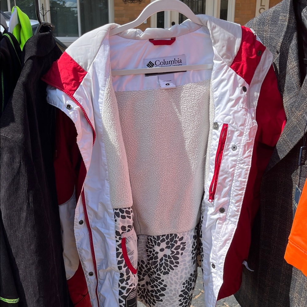 Columbia Women's Red and White Ski Jacket